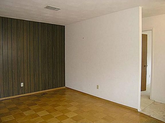 3rd image of 1111 Wildwood Dr