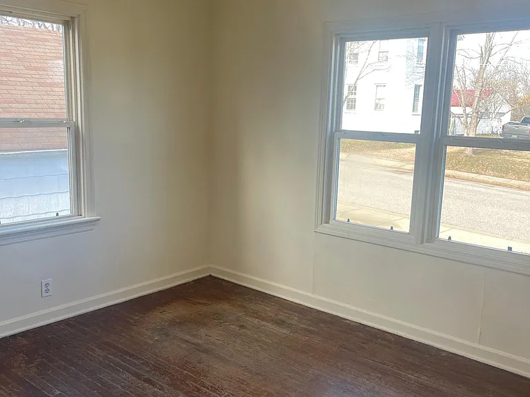710 E State St #A — Photo 9