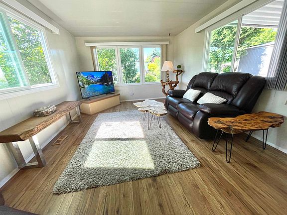 4th image of 1840 160th St #85