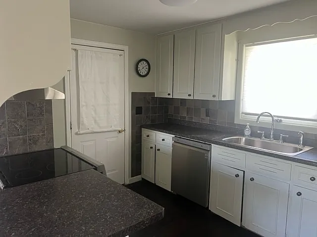 1940 Kingsboro Rd — Photo 5