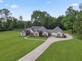10 Weatherby Dr, Hooks, TX 75561