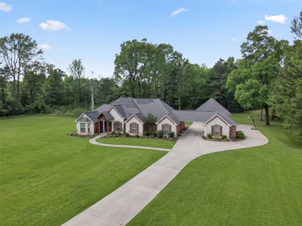 10 Weatherby Dr, Hooks, TX 75561