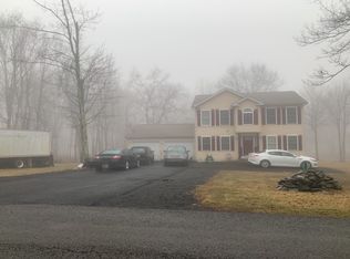 1138 Cranberry Dr, Bushkill, PA 18324