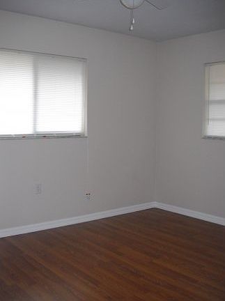 4th image of 202 S Lincoln Ave