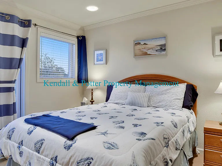 544 Cuesta Dr — Photo 24