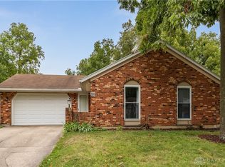 395 Spruceway Dr, Springboro, OH 45066