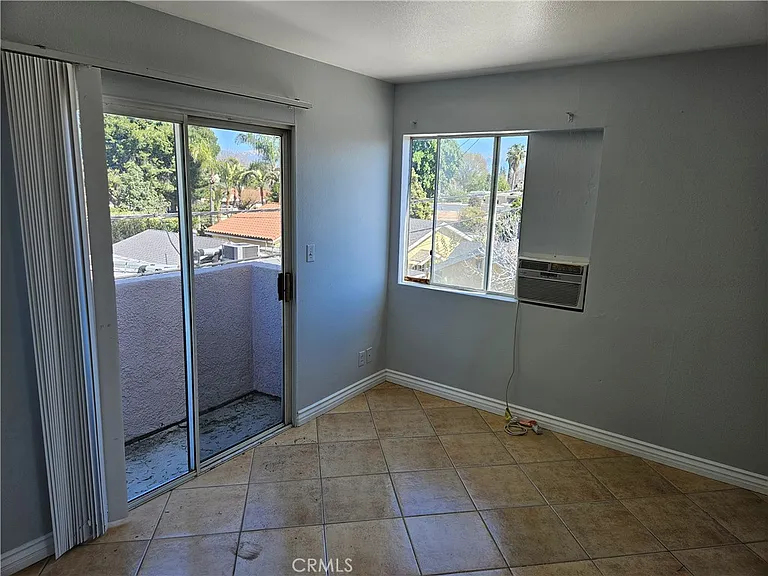 14159 Gilmore St #9 — Photo 11