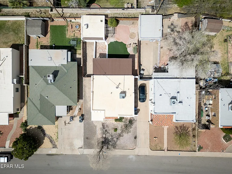 1211 Mesita Dr — Photo 7