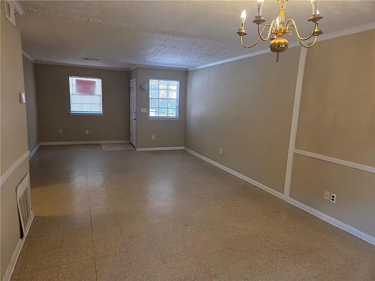 897 Six Oaks Cir #B — Photo 6