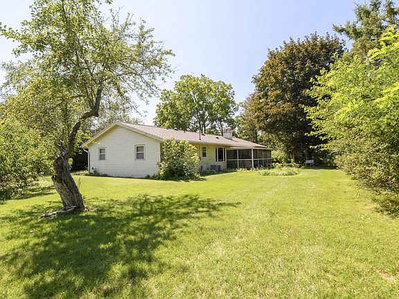 2nd image of S87W27350 Ridgeway COURT