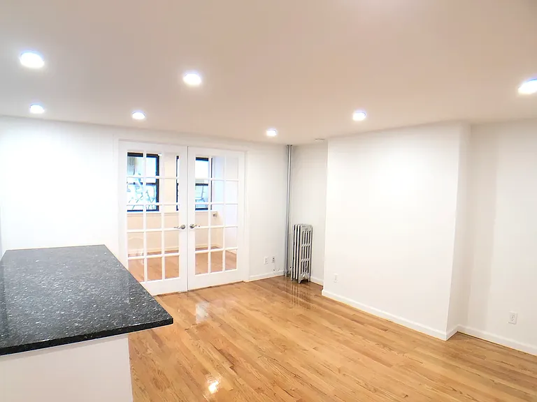 746 Driggs Ave #GRD — Photo 3