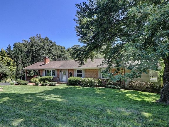 3rd image of 4608 Cresthill Dr