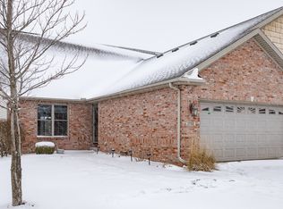 1722 Dunraven Rd #1722, Bloomington, IL 61704