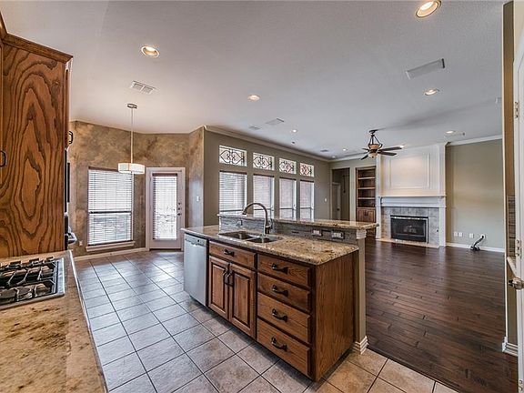 3rd image of 2210 Frio Dr