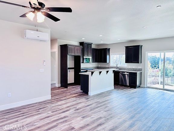 5th image of 950 Pearson Rd