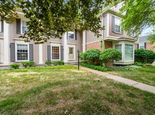 1322 Brook Ln, Rochester, MI 48306