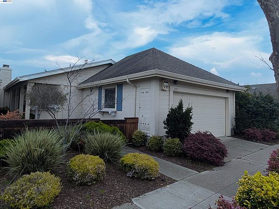 2nd image of 212 Puddingstone Rd