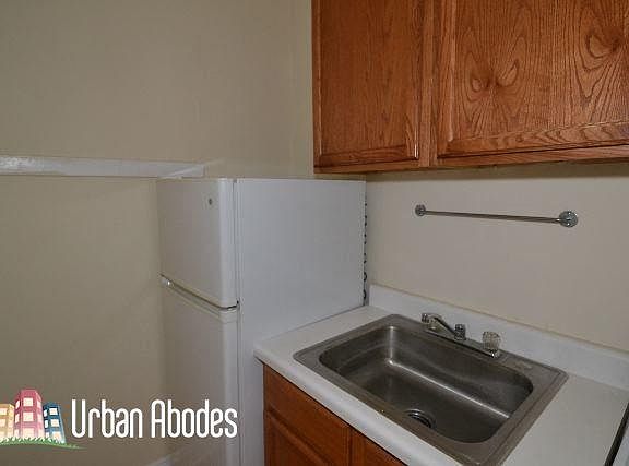 2nd image of 4614 N Paulina St #Ua205