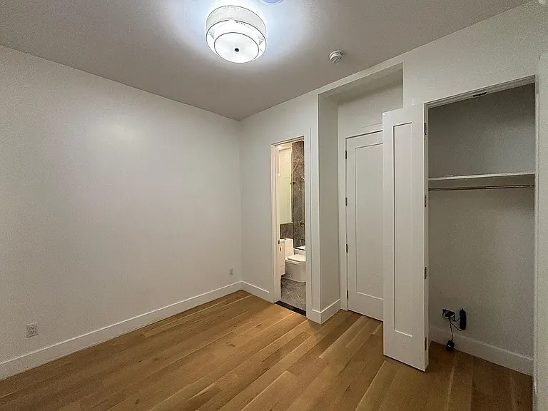 52 Grace St — Photo 11