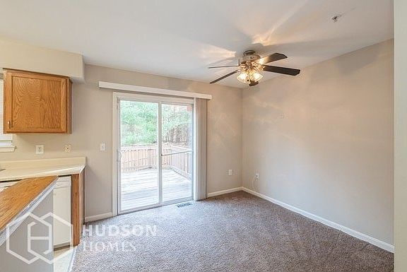4th image of 3715 Community Dr