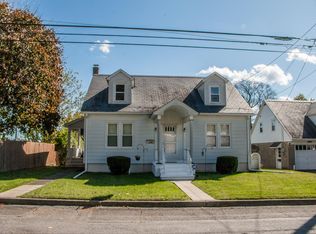 1038 Flory St, Pen Argyl, PA 18072
