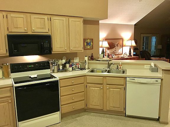 4th image of 403 Bear Woods Dr