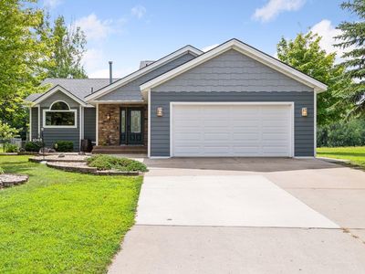 1042 8th Ave SW, Hutchinson, MN, 55350