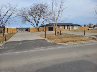 214 Binbrook Rd, Hamilton, ON L0R 1C0