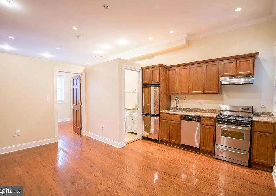2506 S Broad St #2