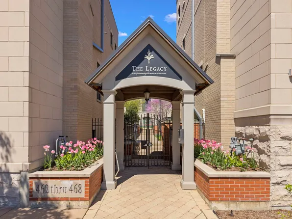 470A Pennsylvania Ave #A-4, Glen Ellyn, IL 60137