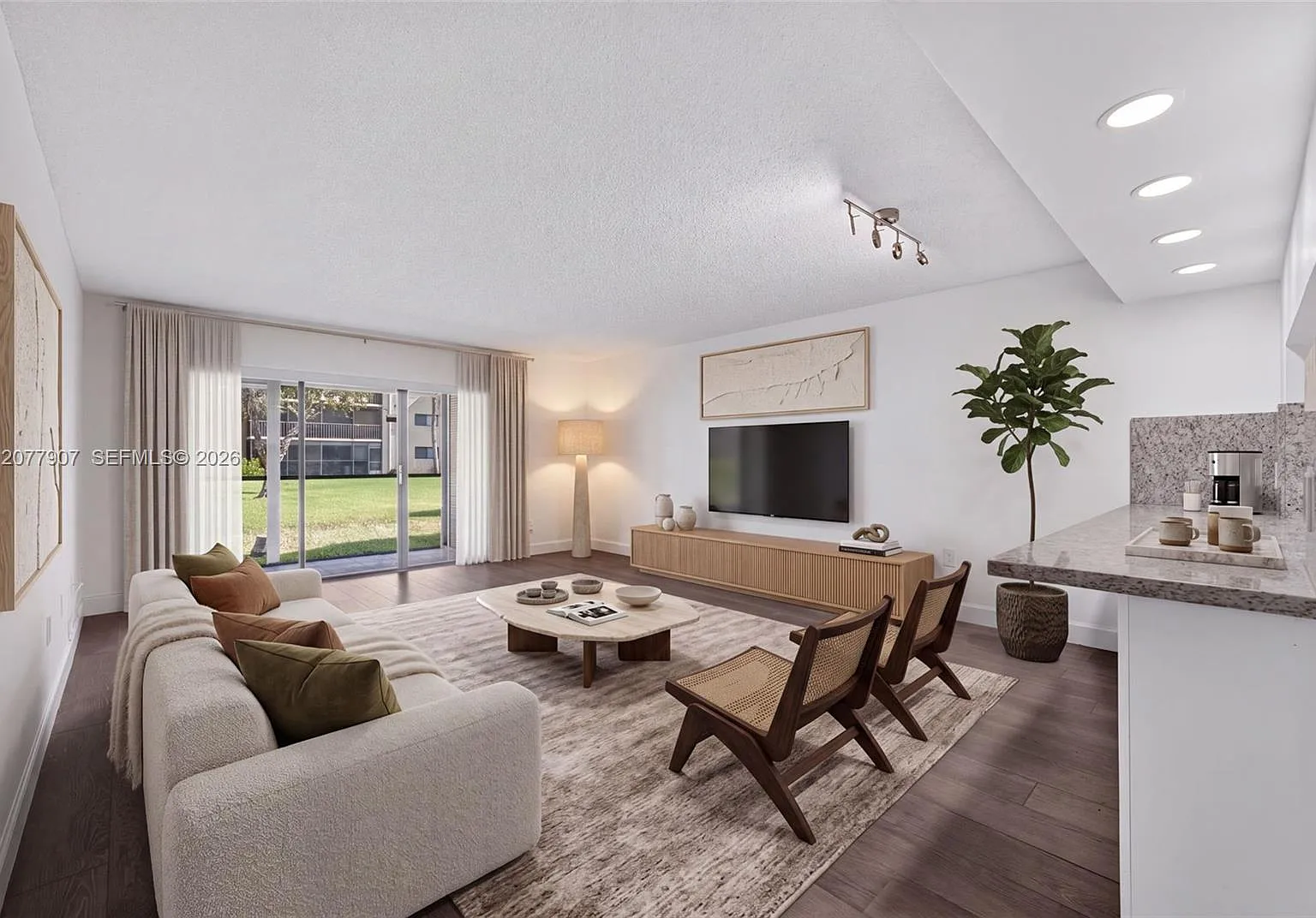 Kendall Acres West Condo — Photo 4