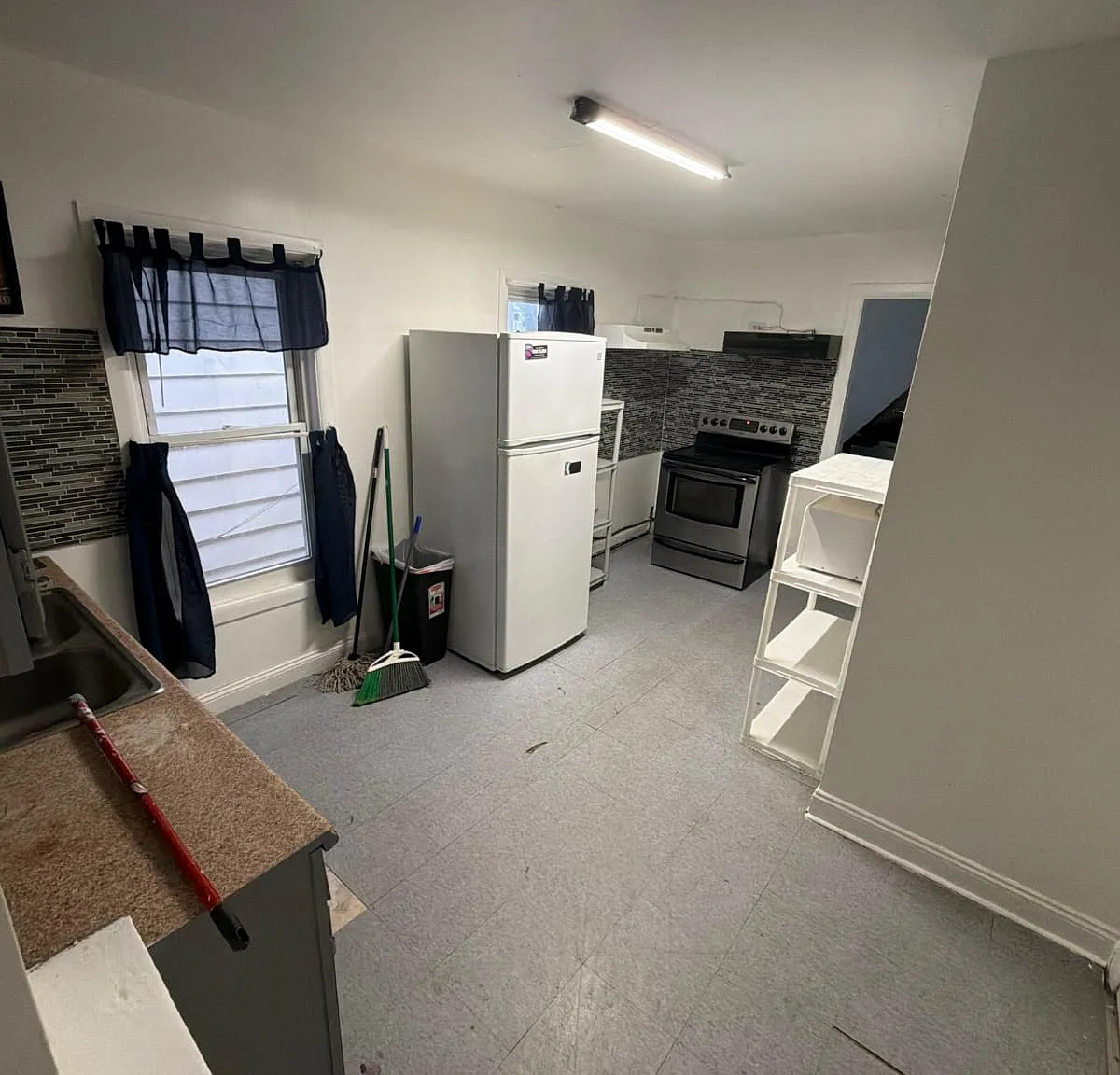 6 bed, 1247 sqft, $1,500 — Photo 4