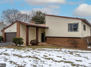 117 Hopeland Ln, Sterling, VA 20164