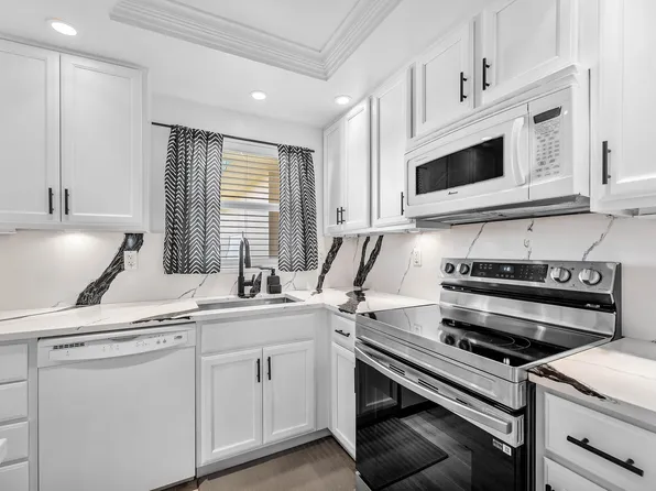806 SE 7TH Street #408, Deerfield Beach, FL 33441