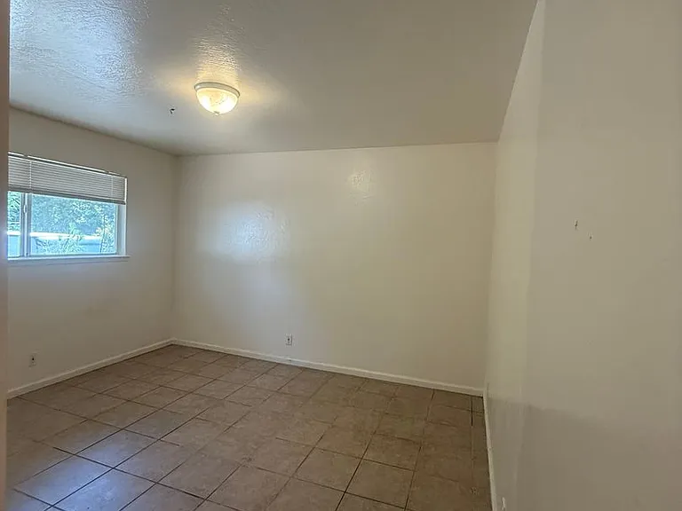 7865 Leona Way — Photo 14