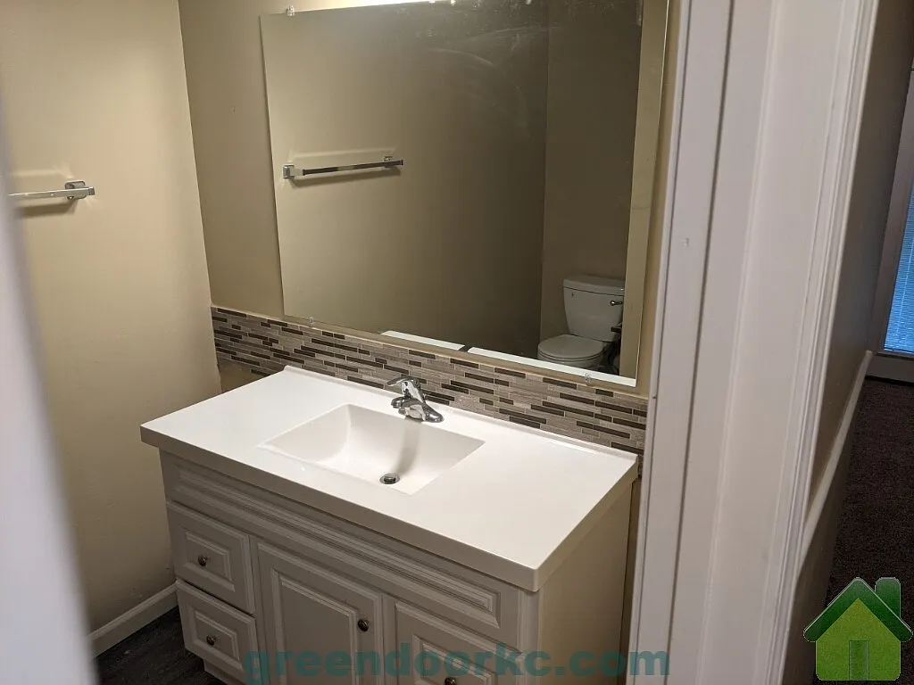 7701-7703 Kessler Lane - 7701 — Photo 4