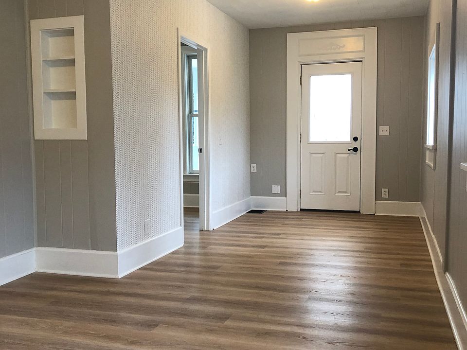 1st image of 802 S Goodman St