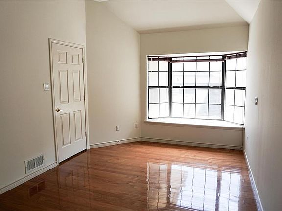 3rd image of 2612 Rockport Cir