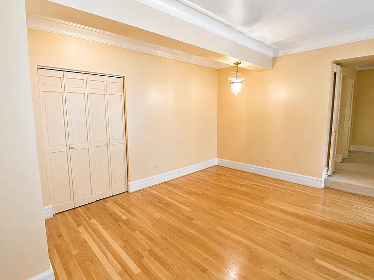 120 W Highland Dr #120 — Photo 6