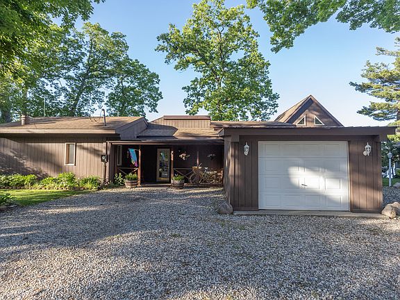 4th image of 13226 Hilltop Dr