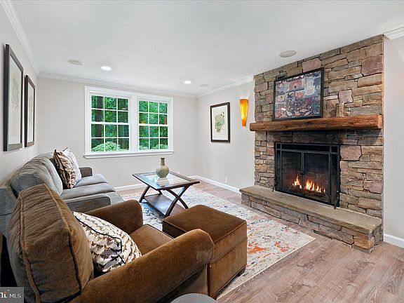 3rd image of 602 Grubbs Mill Rd