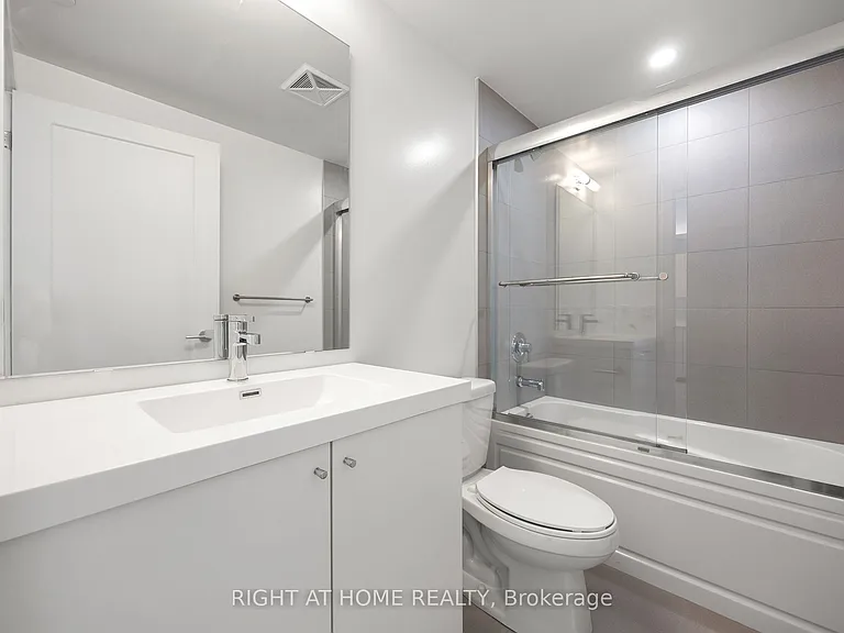 2545 Simcoe St N #2211 — Photo 9