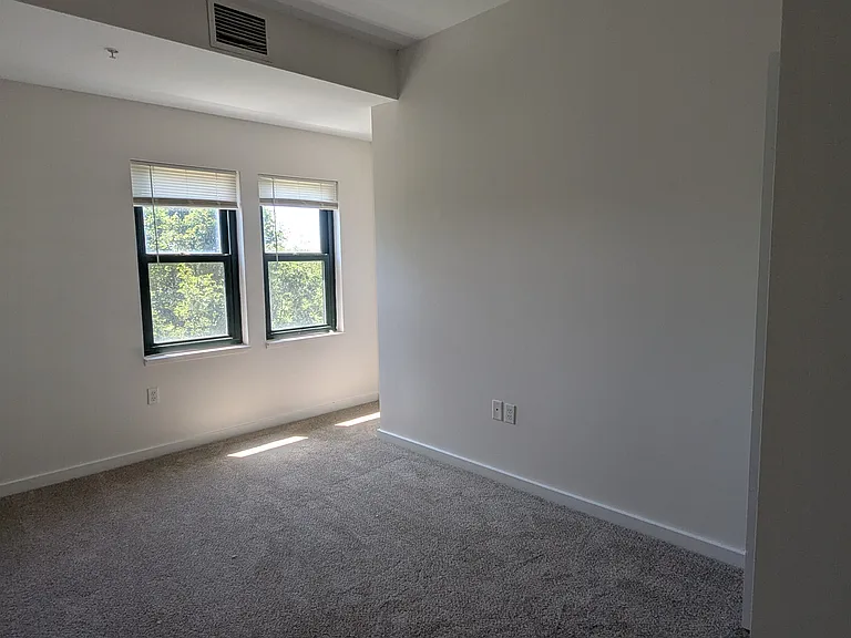 115 West st — Photo 14