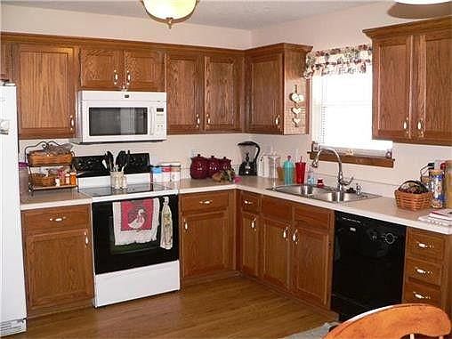 2nd image of 1120 Christie Ln