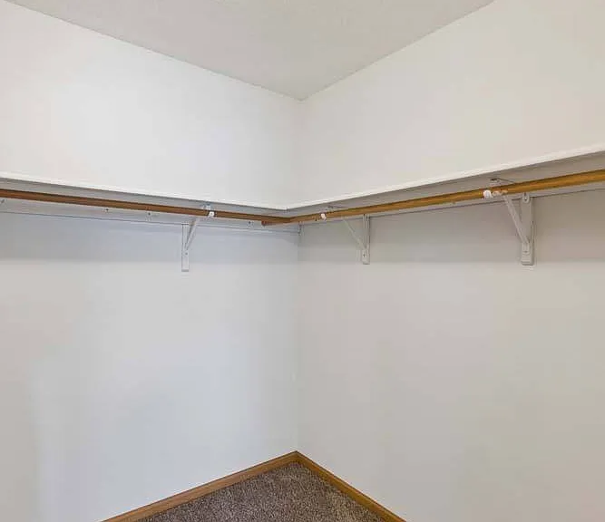 Highland View Apartments — Photo 221
