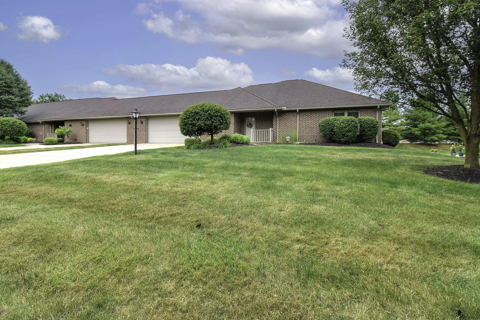 1487 Eagle Pass Dr photo 1