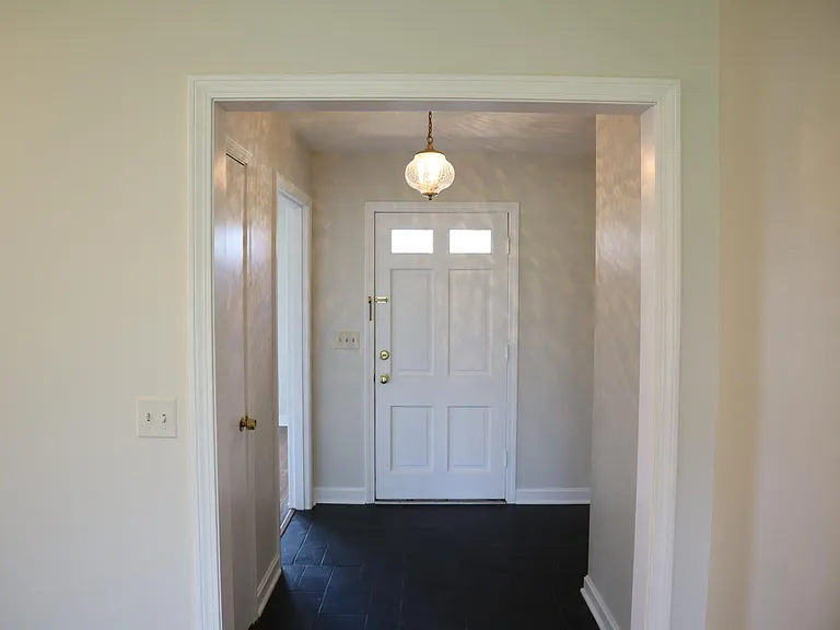 2331 Thornhill Rd — Photo 9