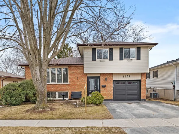 2252 Denure Dr, Peterborough, ON K9K 2G3