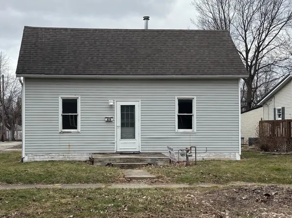 1019 N Harrison St, Rushville, IN 46173