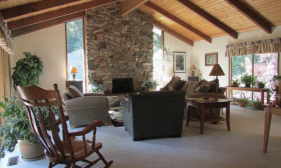 Upstairs formal living room